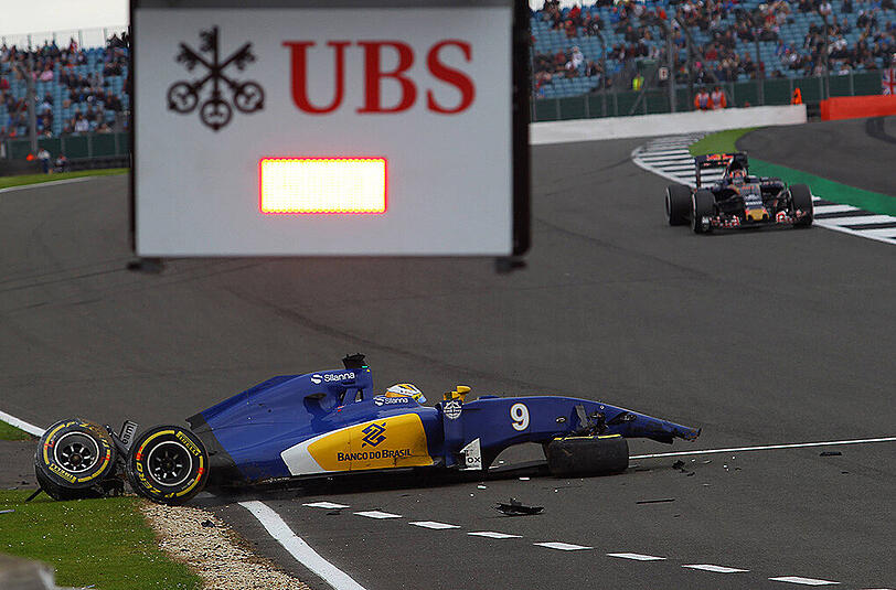Rund 20 Minuten vor dem Ende der Session sorgte Sauber-Pilot Marcus Ericsson mit einem Crash für eine Schrecksekunde. Der Schwede verlor die Kontrolle über seinen Wagen und krachte in die Streckenbegrenzung.