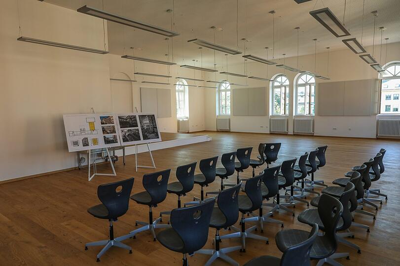 Im Kunstraum sollen sich die Schüler entfalten können. Von hier aus hat man einen tollen Blick zum Maxmonument.