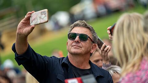 Begehrt: Selfies mit Hans Sigl.