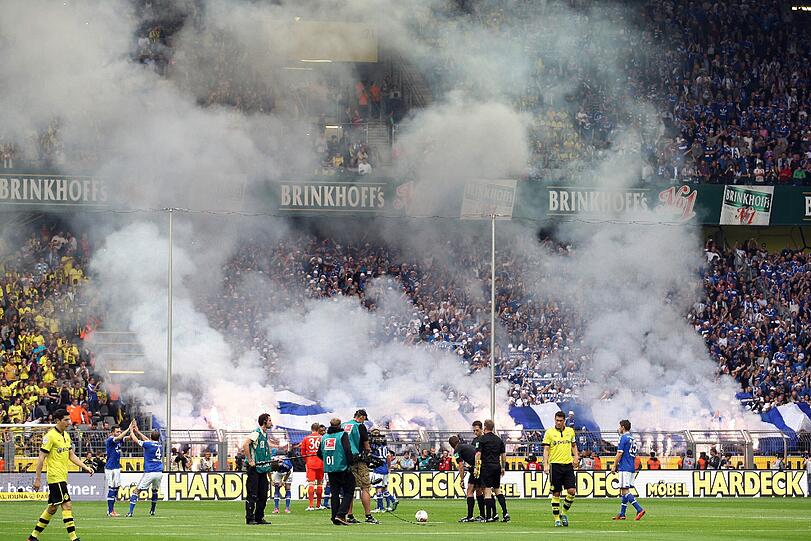 &bdquo;Dortmunder und Schalker Gewalttäter haben unser Sicherheitskonzept bewusst unterlaufen, um die gewalttätigen Auseinandersetzungen mit Unbeteiligten und dem Gegner zu suchen&ldquo;