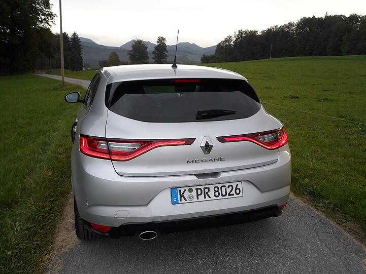 Ganz schön groß für einen Kompakten: Der Renault Mégane ist immerhin 1,81 Meter breit und 1,44 Meter hoch.