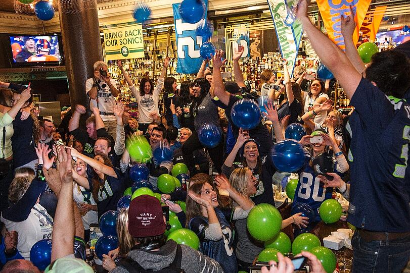 Die Fans der Seattle Seahwaks feierten ausgelassen den klaren Sieg ihrer Super-Bowl-Helden.
