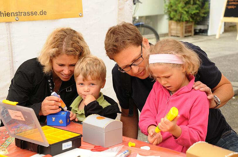 Das Straßenfest in der Augustenstraße: Die schönsten Bilder.