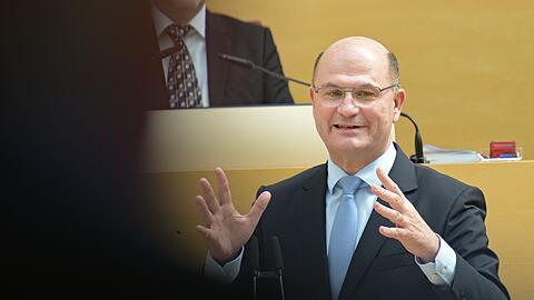 Finanzminister F&uuml;racker k&uuml;ndigt mehr Geld f&uuml;r die Kommunen an. (Archivbild)