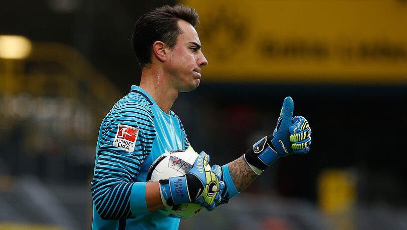 Diego Benaglio absolvierte 259 Punktspiele für den VfL Wolfsburg und ist dessen Bundesliga-Rekordspieler. Diego Benaglio absolvierte 259 Punktspiele für den VfL Wolfsburg und ist dessen Bundesliga-Rekordspieler.