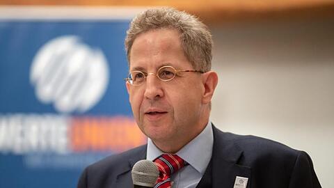 Hans-Georg Maaßen wirft den öffentlich-rechtlichen Medien "Meinungsmanipulation" und die Anwendung von "Tricks" vor.