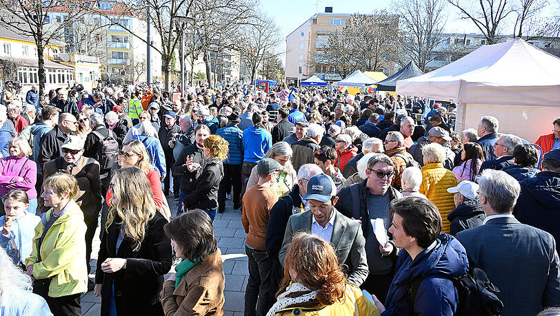 Zur Feier des Tages lud die MVG zum B&uuml;rgerfest am Laimer Anger ein.