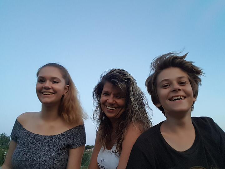 Die Münchnerin Erika Zintl mit ihren Kindern - vor der Quarantäne.