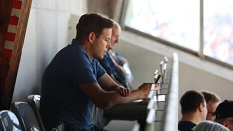 Sportchef-Kandidat Christian Werner saß beim Heimspiel des TSV 1860 gegen Erzgebirge Aue schon einmal auf der Tribüne des Grünwalder Stadions.