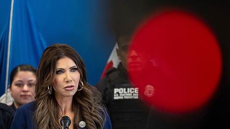 Als erste Ministerin der aktuellen Trump-Regierung muss US-Heimatschutzministerin Kristi Noem gehen. (Archivfoto)