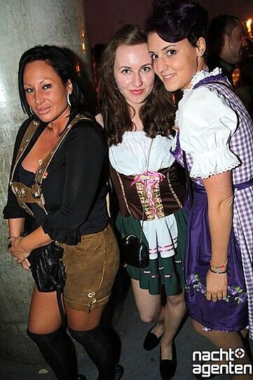 Der Wiesnmarathon am Freitag im neuraum: 16 Tage Wiesn, 16 Tage Party ist das Motto: 
Mehr Bilder gibt's auf www.nachtagenten.de