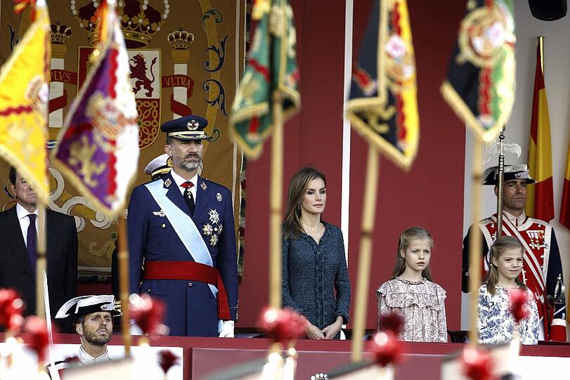 König Felipe und Königin Letizia von Spanien mit ihren Töchtern Leonor und Sofia.