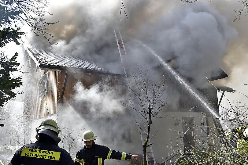Am Mittwoch brannte in Baldham ein Wohnhaus komplett ab.