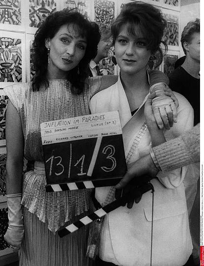 Christine Kaufmann mit ihrer älteren Tochter Alexandra in Paris.