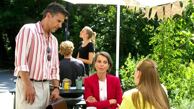 "Rote Rosen": Richard (l.) will nicht hinnehmen, dass Victoria (M.) den Tech-Campus verkauft, nur um die AG zu verhindern. "Rote Rosen": Richard (l.) will nicht hinnehmen, dass Victoria (M.) den Tech-Campus verkauft, nur um die AG zu verhindern.