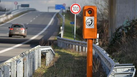 Rund 17.000 Notrufs&auml;ulen gibt es an den Autobahnen. (Archivbild)