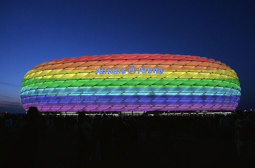 Erstrahlt die Allianz Arena zum Christopher Street Day in Regenbogenfarben?