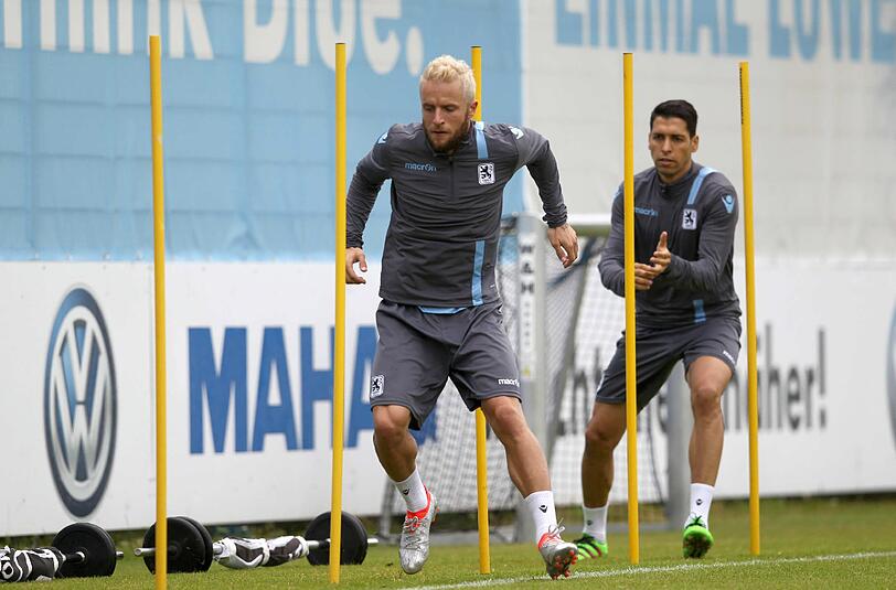 Extra-Einheit am Freitagvormittag: die beiden 1860-Profis Daniel Adlung und Neuzugang Karim Matmour.