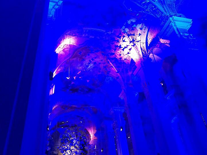 Ganz klar: Diese Kirche macht blau!