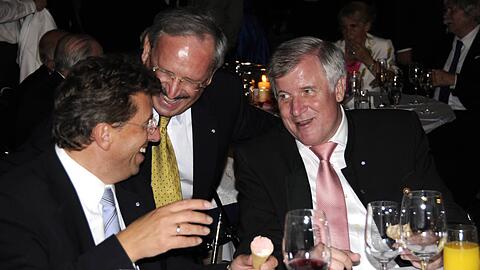 2009 war die Welt f&uuml;r alle Verwandten der CSU noch in Ordnung: Georg Schmid (v.l.) mit Reinhold Bocklet und Horst Seehofer