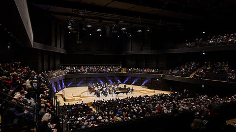 Das M&uuml;nchener Kammerorchester feiert 75 Jahre mit einem Festkonzert in der Isarphilharmonie.