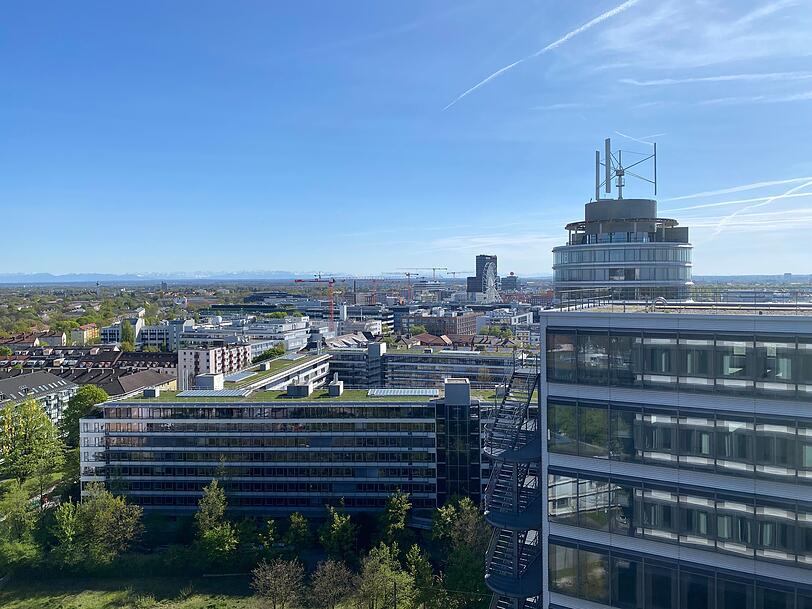 Weit über München schauen kann man vom Dach der Ten Towers in Berg am Laim. Auch hier findet eine Führung statt. Weit über München schauen kann man vom Dach der Ten Towers in Berg am Laim. Auch hier findet eine Führung statt.
