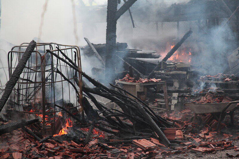 Ebersberg: Großbrand: Bauernhof geht in Flammen auf - Bayern - Abendzeitung München