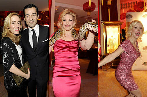 Chinese New Year - Das Jahr der Schlange. Zur chinesischen Neujahrsparty im exklusiven Mandarin Oriental Hotel kamen zahlreiche Promis und gingen mit dem Drachen auf Tuchfühlung. Hier die Bilder!