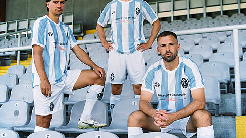 Mit den hellblau-wei&szlig;en Streifen erinnert das neue Heimtrikot der L&ouml;wen ein bisschen an die argentinische Nationalmannschaft.