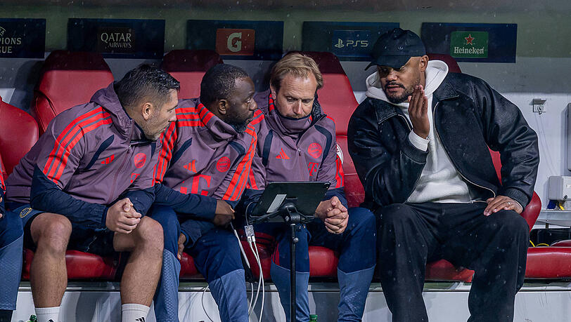 Cheftrainer Vincent Kompany mit seinem Co-Trainer-Team um Aaron Danks, Floribert Ngalula und Daniel Fradley (v.r.) beim Champions-League-Spiel gegen den FC Arsenal. Cheftrainer Vincent Kompany mit seinem Co-Trainer-Team um Aaron Danks, Floribert Ngalula und Daniel Fradley (v.r.) beim Champions-League-Spiel gegen den FC Arsenal.