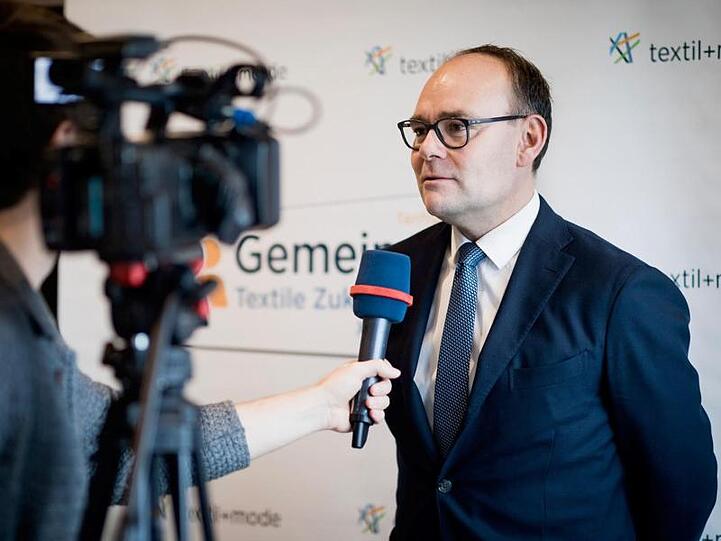 Markus Simon, Verhandlungsführer der Arbeitgeber bei den Textil-Tarifverhandlungen. Nach drei Verhandlungsrunden gibt es nun mit der IG Metall einen Tarifabschluss.