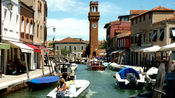 In Murano ist oft viel los auf den Wasserstraßen.