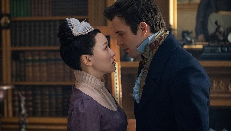 Yerin Ha und Luke Thompson in "Bridgerton".