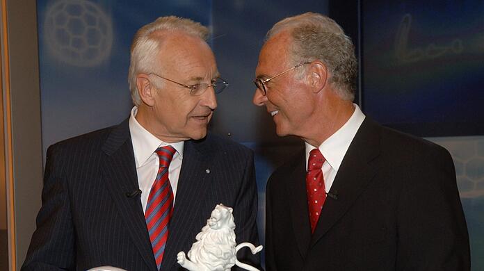"Franz war ein Mensch zum Anfassen – für alle", sagt Edmund Stoiber (l.) über Franz Beckenbauer.
