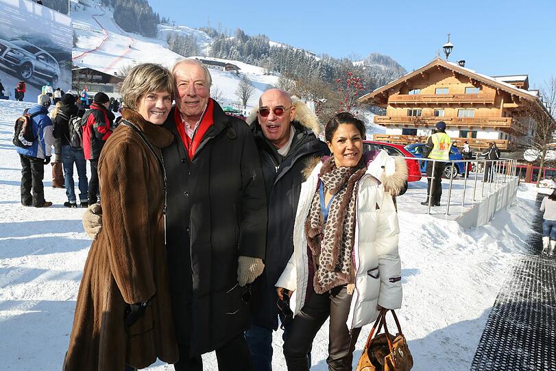 Eduard Reinbold mit Lebensgefährtin Petra Wössner und Otto Retzer mit Ehefrau Shirley