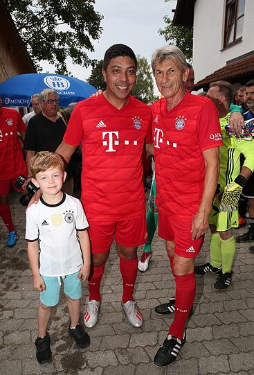 Die Bayern-Legenden Klaus "Auge" Augenthaler und Giovane Elber.