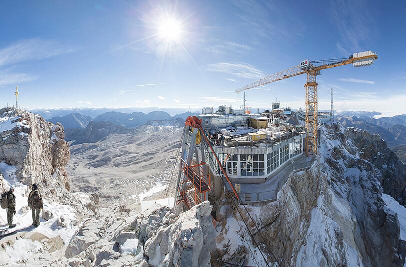 Wird bald winterfest gemacht: Die Baustelle der Eibsee-Seilbahn auf der Zugspitze.