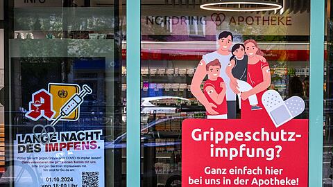 Gibt es bereits im dritten Jahr: die lange Nacht des Impfens. 2025 findet sich am 8. Oktober statt. Hier sehen Sie, welche Apotheke in München an der Aktion teilnimmt. (Archiv)