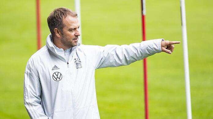 Gibt gegen Fußballzwerg Liechtenstein sein Debüt als Bundestrainer: Hansi Flick.