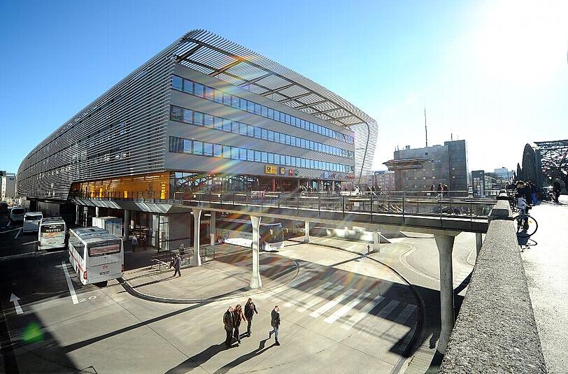Der Zentrale Omnibusbahnhof an der Münchner Hackerbrücke: Hier fahren in München die meisten Fernbusse ab.