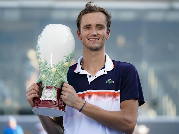Daniil Medwedew ist stolz auf seine erste Masters-Trophäe.