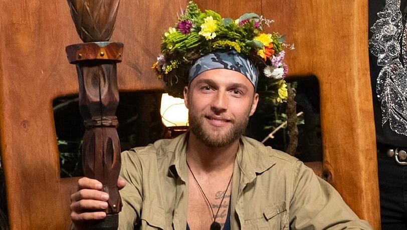Filip Pavlovic ist der Dschungelkönig 2022.