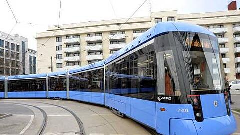 Die neue Vario-Tram: Bald könnte sie durch den Englischen Garten fahren