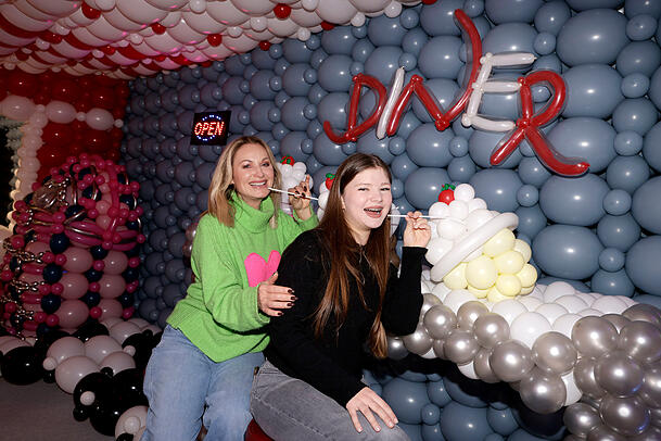 Eva Gr&uuml;nbauer und ihre Tochter Amelie.