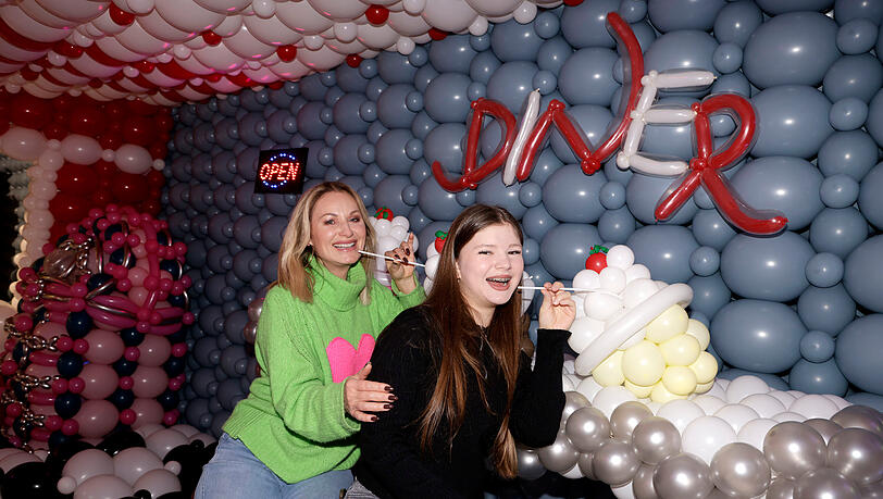 Eva Gr&uuml;nbauer und ihre Tochter Amelie.