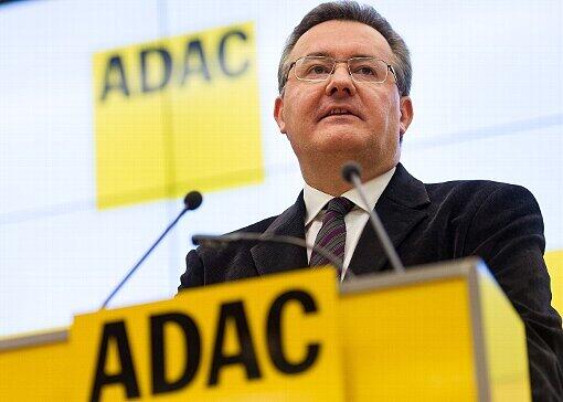 ADAC-Geschäftsführer hat sich am Montag bei den Mitgliedern und auch bei den Journalisten entschuldigt.