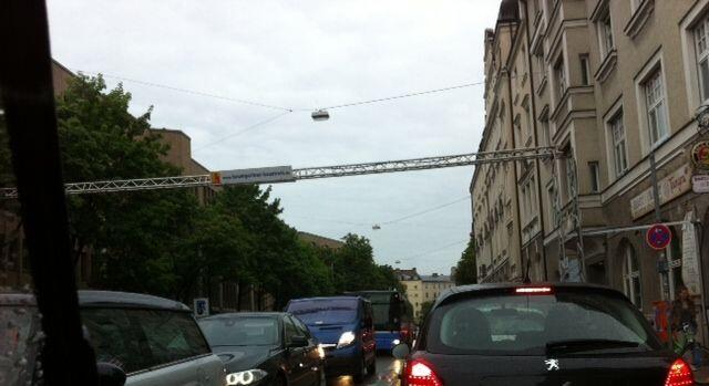 Dicht gedrängt: die Autos auf der Kapuzinerstraße.