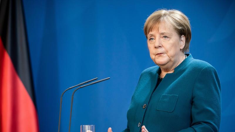 Am Sonntagabend hatte Bundeskanzlerin Merkel noch eine Pressekonferenz abgehalten. Am Sonntagabend hatte Bundeskanzlerin Merkel noch eine Pressekonferenz abgehalten.
