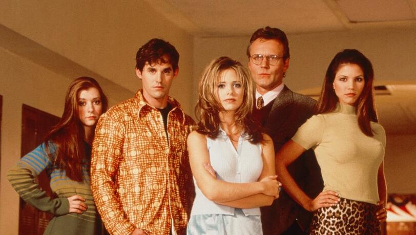 Alyson Hannigan, Nicholas Brendon, Sarah Michelle Gellar, Anthony Head und Charisma Carpenter in "Buffy - Im Bann der Dämonen". Alyson Hannigan, Nicholas Brendon, Sarah Michelle Gellar, Anthony Head und Charisma Carpenter in "Buffy - Im Bann der Dämonen".