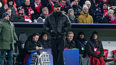 Stilsicher: Bayern-Trainer Vincent Kompany, hier beim 2:0 gegen Saint-Gilloise, &uuml;berzeugt auch modisch.